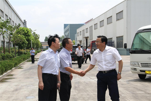 徐州市銅山區(qū)區(qū)委王維峰書記一行 蒞臨四方鍋爐市重點項目視察觀摩